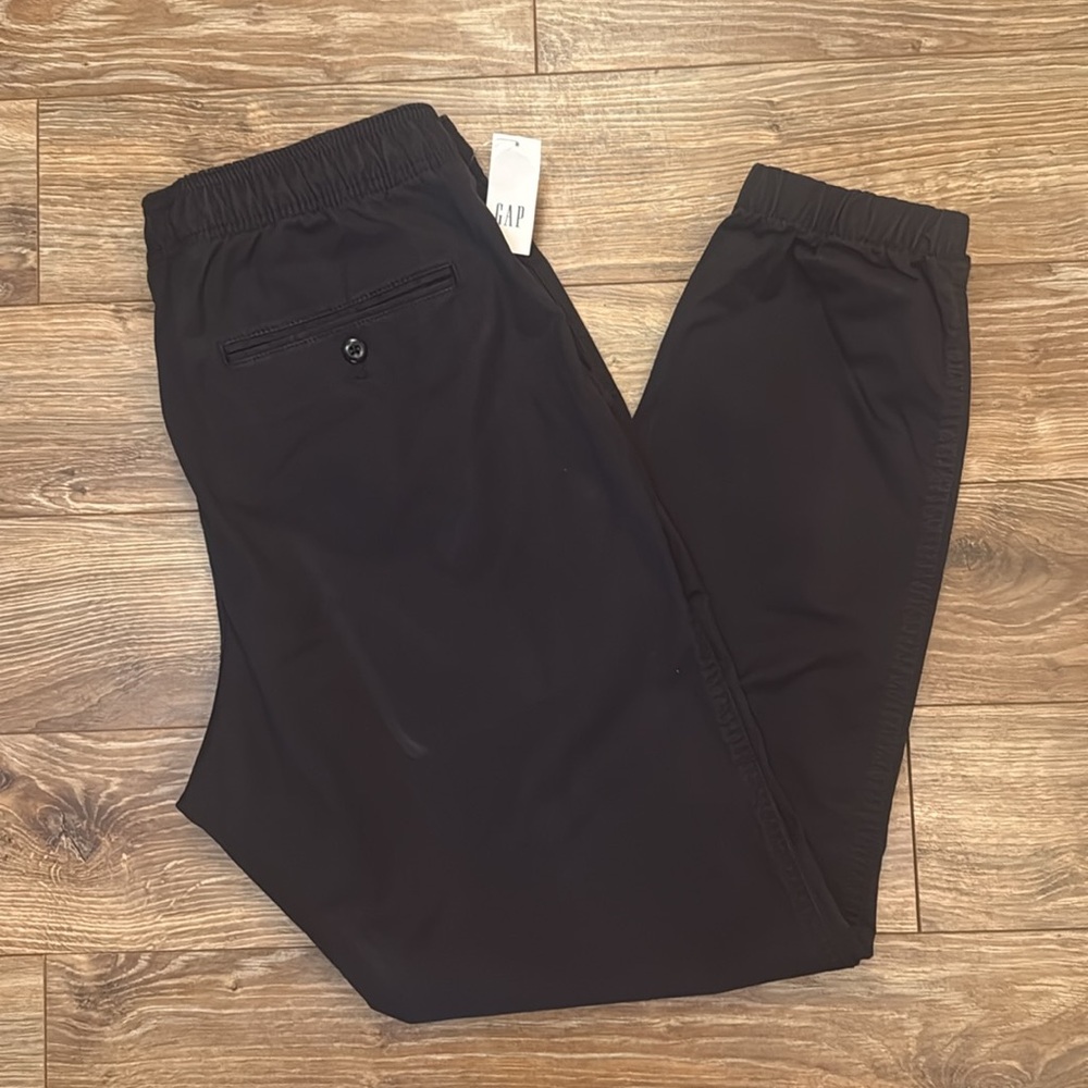 NWT GAP Chino Joggers Charcoal Men’s Medium NWT
